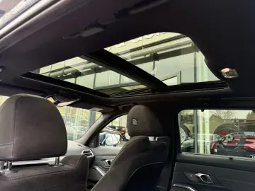 BMW 330e xDrive Touring M Sport   Stop&Go AHK Pano