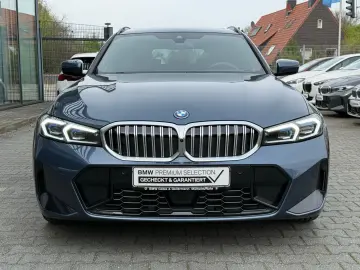 BMW 330e xDrive Touring M Sport   Stop&Go AHK Pano