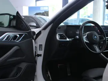 BMW i4 M50 Gran Coupe (G26E)  ACC KAMERA HUD Keyless