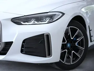 BMW i4 M50 Gran Coupe (G26E)  ACC KAMERA HUD Keyless