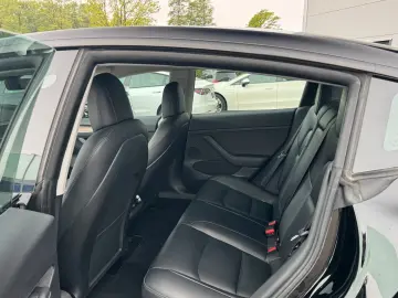 TESLA MODEL 3 LONG RANGE DUAL MOTOR   AMD RYZEN