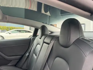 TESLA MODEL 3 LONG RANGE DUAL MOTOR   AMD RYZEN