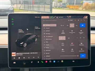 TESLA MODEL 3 LONG RANGE DUAL MOTOR   AMD RYZEN