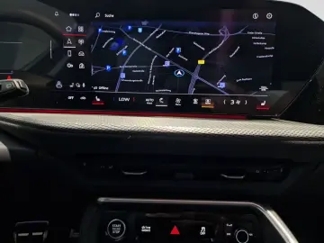AUDI Q5 TDI quattro AHK Navi-High Parkassistent