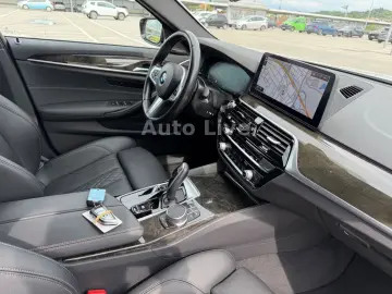 BMW 530i M PAKET SAG VIRTU NAVI LASER HEAD-UP KAMERA