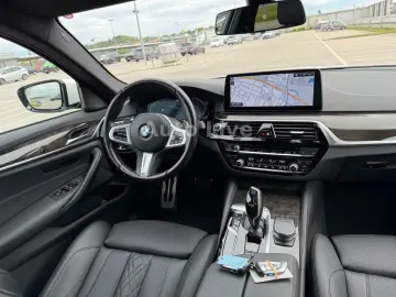 BMW 530i M PAKET SAG VIRTU NAVI LASER HEAD-UP KAMERA