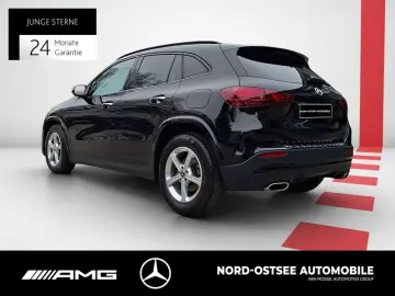 MERCEDES-BENZ GLA 180 d AMG KAMERA DISTRO AHK SHZ LED NIGHT