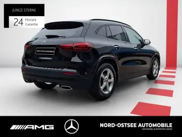 MERCEDES-BENZ GLA 180 d AMG KAMERA DISTRO AHK SHZ LED NIGHT