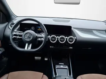 MERCEDES-BENZ GLA 180 d AMG KAMERA DISTRO AHK SHZ LED NIGHT
