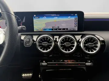 MERCEDES-BENZ CLA 35 AMG 4M SB LED AMBI PANO TEMP SH…