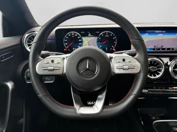 MERCEDES-BENZ CLA 35 AMG 4M SB LED AMBI PANO TEMP SH…