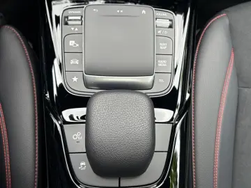 MERCEDES-BENZ CLA 35 AMG 4M SB LED AMBI PANO TEMP SH…