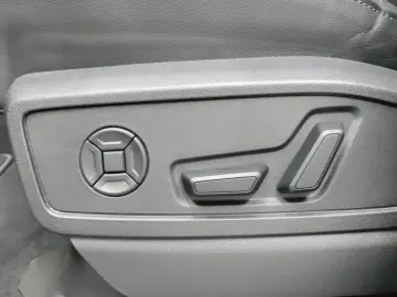 AUDI Q5 TFSI Q S LINE PANO LEDER LM20 360