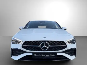 MERCEDES-BENZ CLA 180 AMG Distronic Ambiente LED Kam…