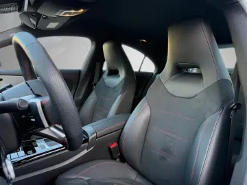 MERCEDES-BENZ CLA 180 AMG Distronic Ambiente LED Kam…