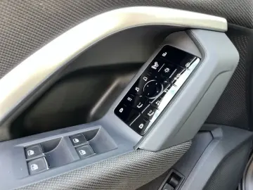 AUDI Q5 2.0 TDI quattro Pano AHK Standheizung