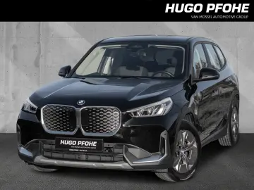 BMW iX1 xDrive30. Sitzheizung.Navi