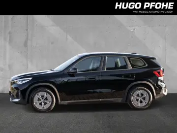 BMW iX1 xDrive30. Sitzheizung.Navi