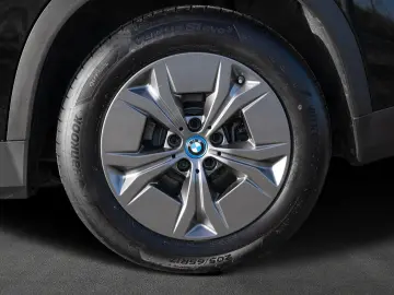 BMW iX1 xDrive30. Sitzheizung.Navi