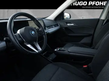 BMW iX1 xDrive30. Sitzheizung.Navi