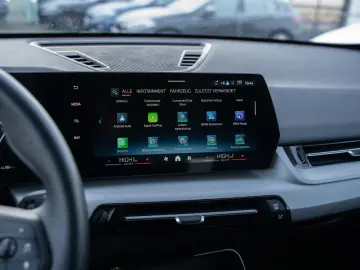 BMW iX1 xDrive30. Sitzheizung.Navi