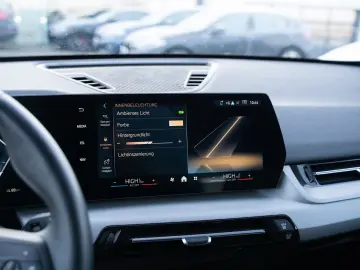 BMW iX1 xDrive30. Sitzheizung.Navi