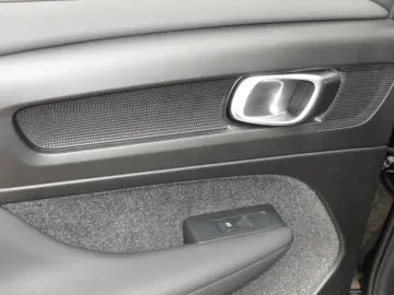 VOLVO C40 Ultimate AWD   Pano   HK   Kamera