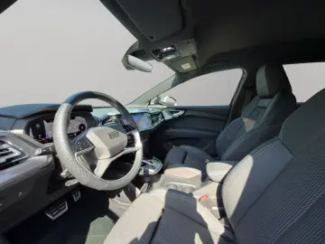 AUDI Q4 40 e-tron S line LED Navi HuD Kamera