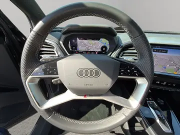 AUDI Q4 40 e-tron S line LED Navi HuD Kamera