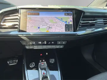 AUDI Q4 40 e-tron S line LED Navi HuD Kamera