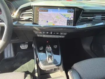 AUDI Q4 40 e-tron S line LED Navi HuD Kamera