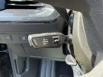 AUDI Q4 40 e-tron S line LED Navi HuD Kamera