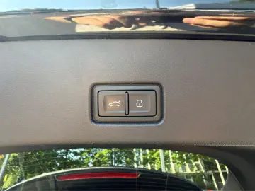 AUDI Q4 40 e-tron S line LED Navi HuD Kamera