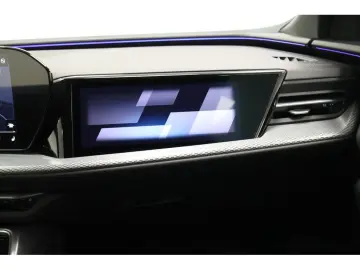 AUDI Q5 2.0 TDI quattro S-line S-tronic Navi LED AHK