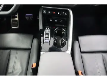 AUDI Q5 2.0 TDI quattro S-line S-tronic Navi LED AHK