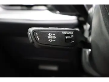 AUDI Q5 2.0 TDI quattro S-line S-tronic Navi LED AHK