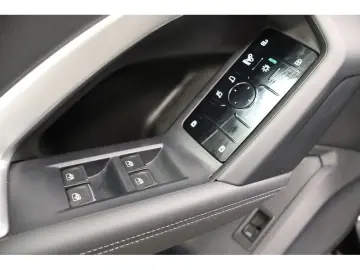 AUDI Q5 2.0 TDI quattro S-line S-tronic Navi LED AHK