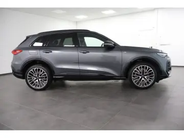AUDI Q5 2.0 TDI quattro S line S tronic LED AHK B&O