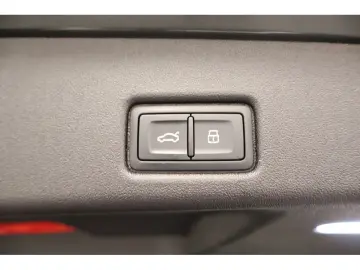 AUDI Q5 2.0 TDI quattro S line S tronic LED AHK B&O