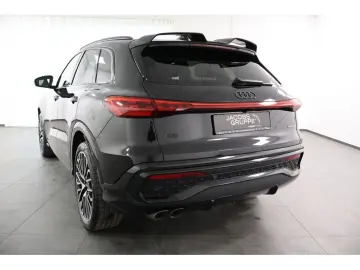 AUDI Q5 2.0 TDI quattro S-line S tronic Navi LED AHK