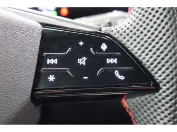 AUDI Q5 2.0 TDI quattro S-line S tronic Navi LED AHK