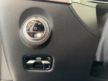 MERCEDES-BENZ C 220 d AVANTGARDE Exterieur Avantgard…