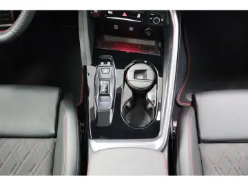 AUDI Q5 2.0 TDI quattro S-line S-tronic Navi LED AHK