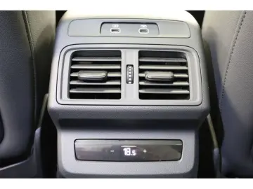 AUDI Q5 2.0 TDI quattro S-line S-tronic Navi LED AHK