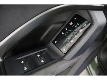 AUDI Q5 2.0 TDI quattro S-line S-tronic Navi LED AHK