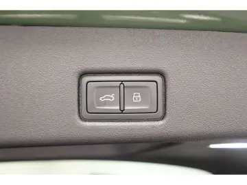 AUDI Q5 2.0 TDI quattro S-line S-tronic Navi LED AHK