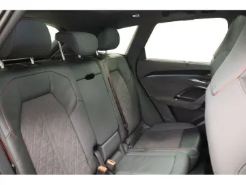 AUDI Q5 2.0 TDI quattro S-line S-tronic Navi LED AHK