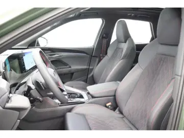 AUDI Q5 2.0 TDI quattro S-line S-tronic Navi LED AHK