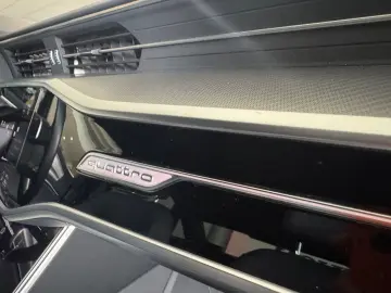 AUDI A6  55 TFSI quattro Black  design S-tronic LED