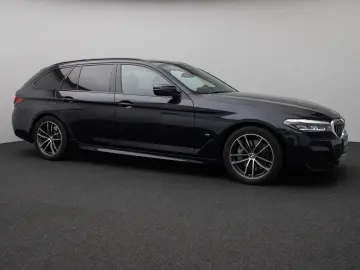 BMW 530d xD M Sport Panorama Kamera HUD HiFi Komfort